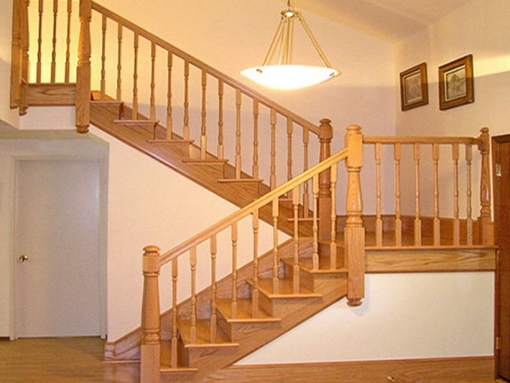 Cầu thang gỗ thiết kế tinh tế