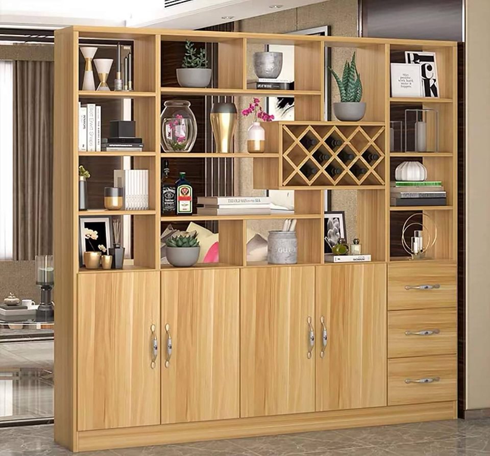 Tủ rượu bằng gỗ làm từ chất liệu đẹp và sang trọng, sẽ giữ cho rượu của bạn được bảo quản tốt hơn và còn làm cho căn phòng của bạn thêm đẹp và sang trọng hơn.